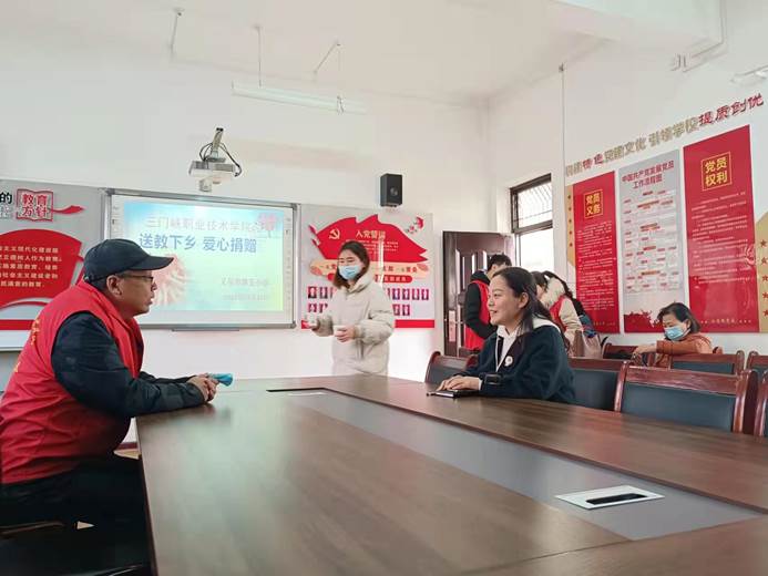 说明: F:\张代平工作室\宣传与支部\宣传\义马支教志愿活动\义马3-3.jpg